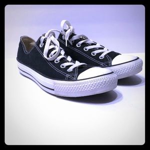 Converse All Star Low Top Black (EUC! Super Clean)